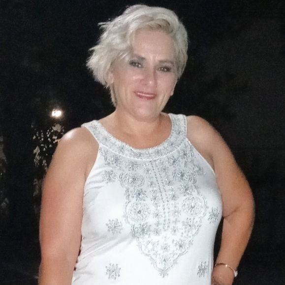 Meet your Posher, Lily - Picture 2 of 8